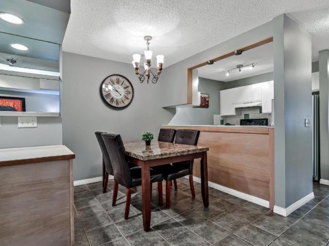 New! Cozy Rocky Mountain Chalet Managed By Little Sister Getaways Canmore Buitenkant foto