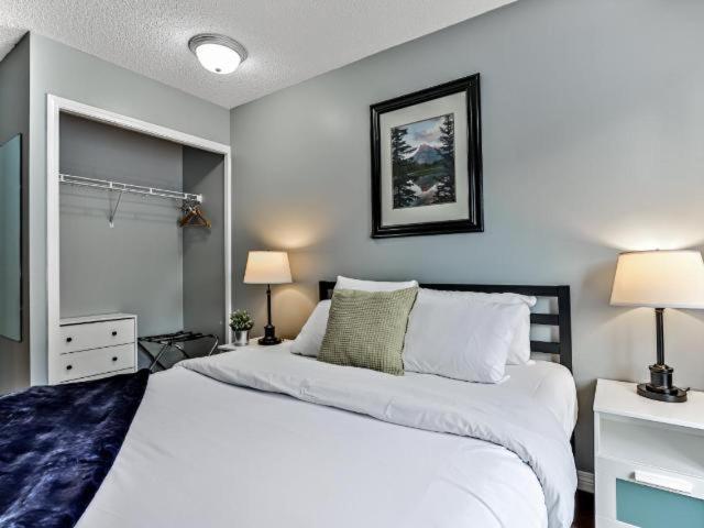 New! Cozy Rocky Mountain Chalet Managed By Little Sister Getaways Canmore Buitenkant foto